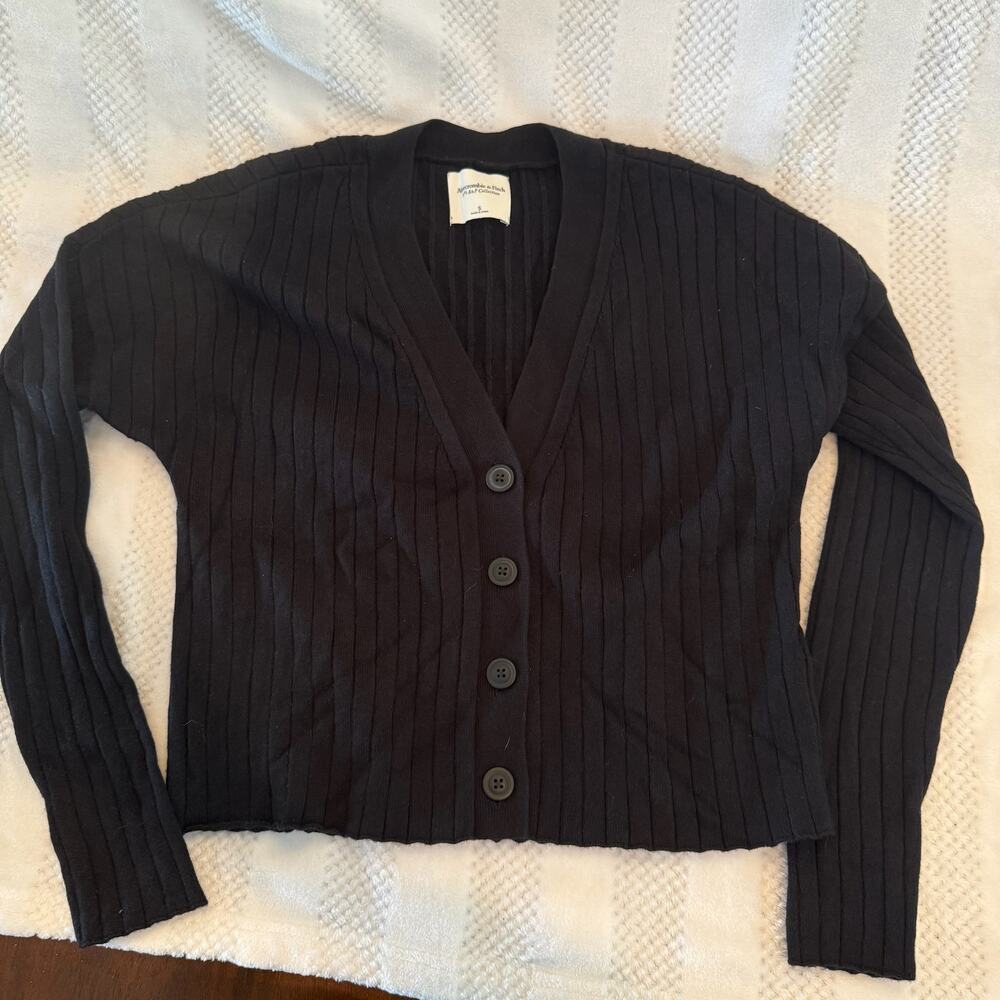 new abercrombie & fitch button up ribbed cardigan size small S